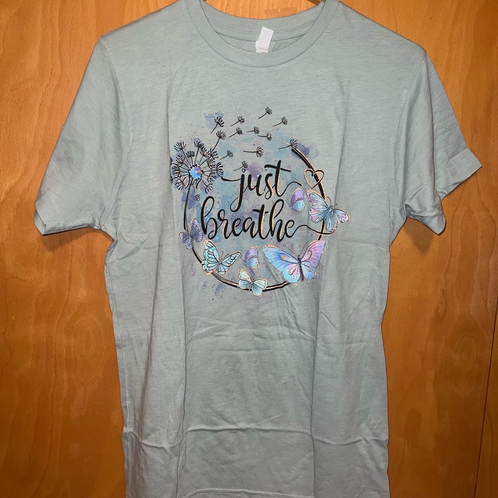 New Just breathe tee S